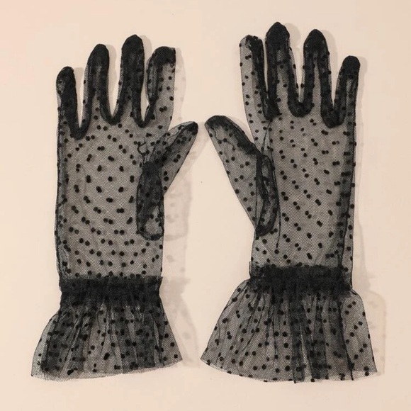 Elegant Polka Dot Pattern Ruffle Trim Gloves - Picture 3 of 3